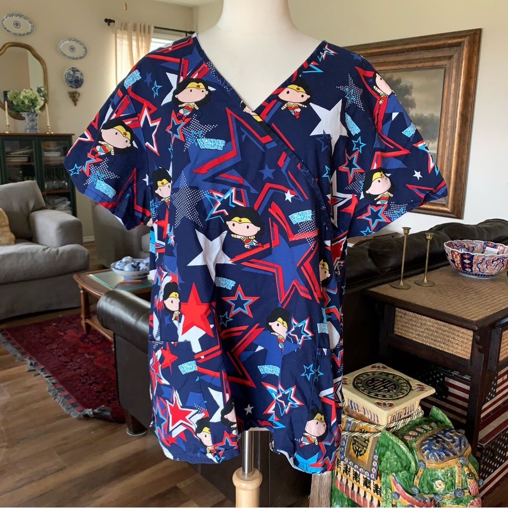 Wonder Woman scrubs sz 2XL